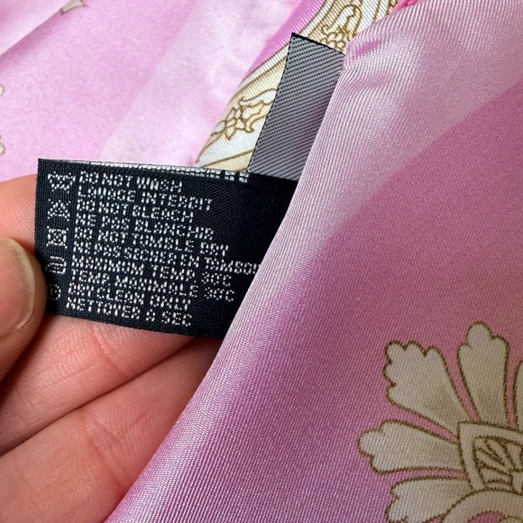 New In Box ✨ VERSACE Pink / Gold Medusa Silk Scarf Twilly - Picture 9 of 16